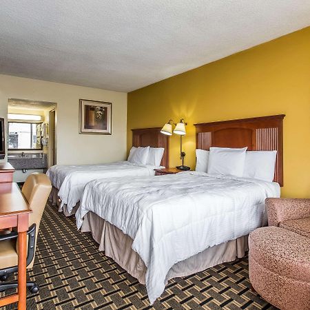 Econo Lodge Байрон Екстер'єр фото
