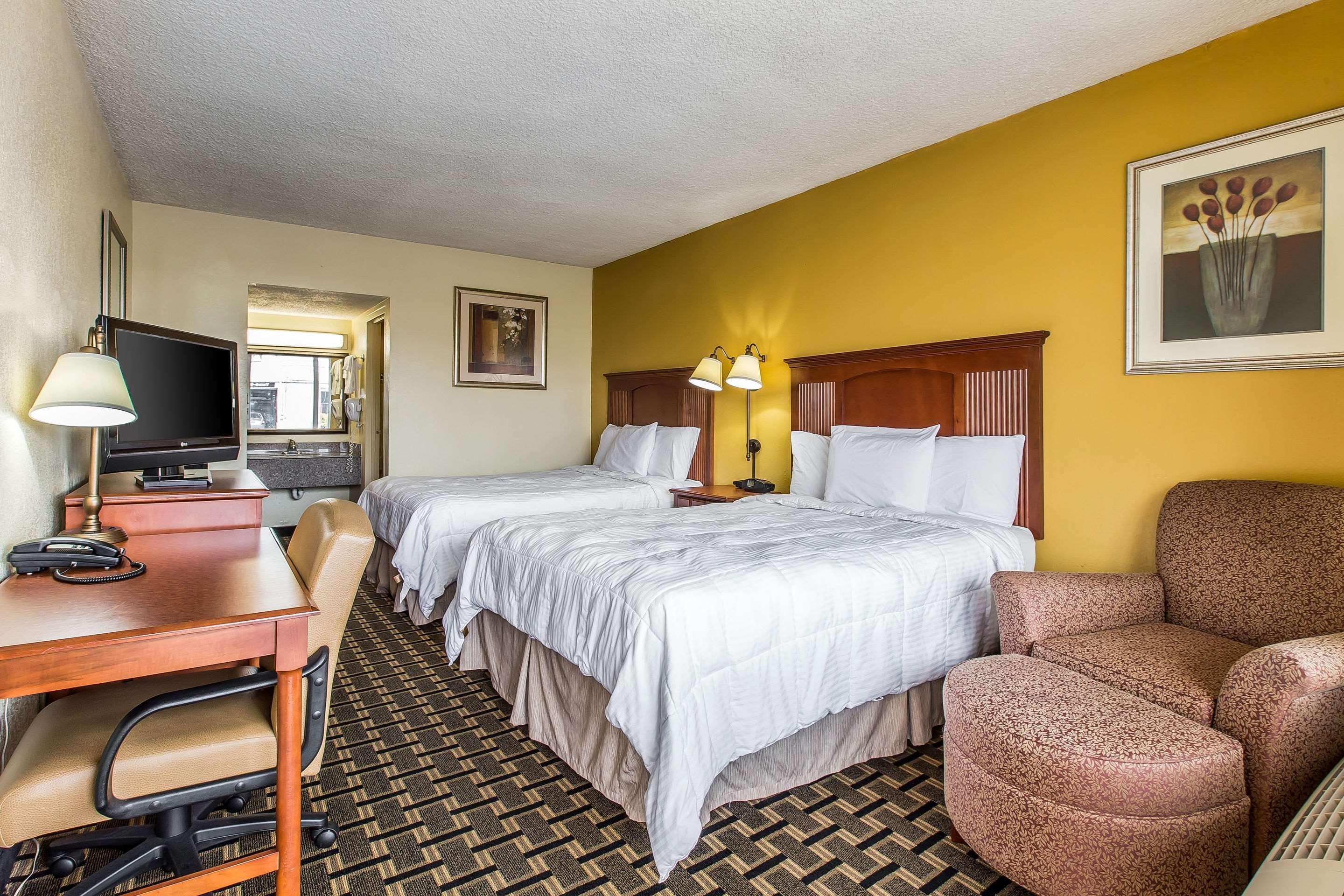 Econo Lodge Байрон Екстер'єр фото