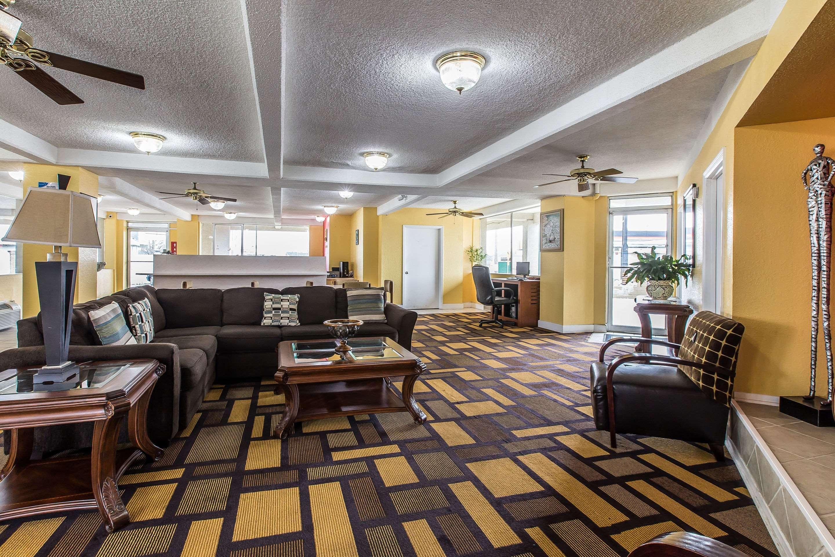 Econo Lodge Байрон Екстер'єр фото