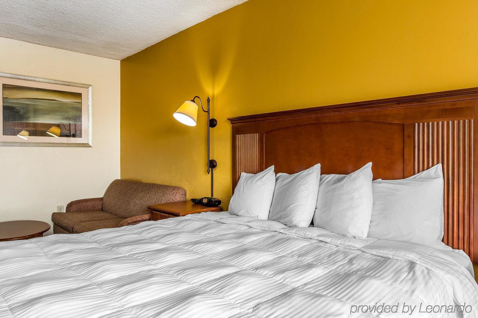 Econo Lodge Байрон Екстер'єр фото