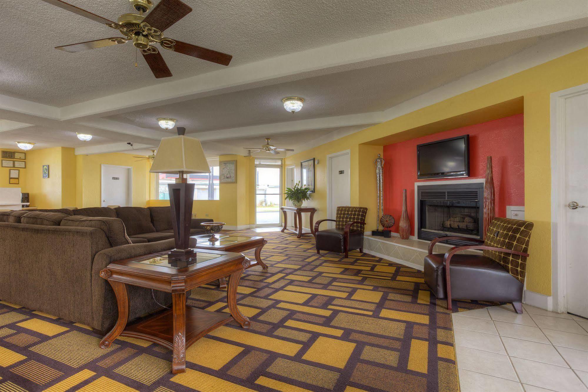 Econo Lodge Байрон Екстер'єр фото