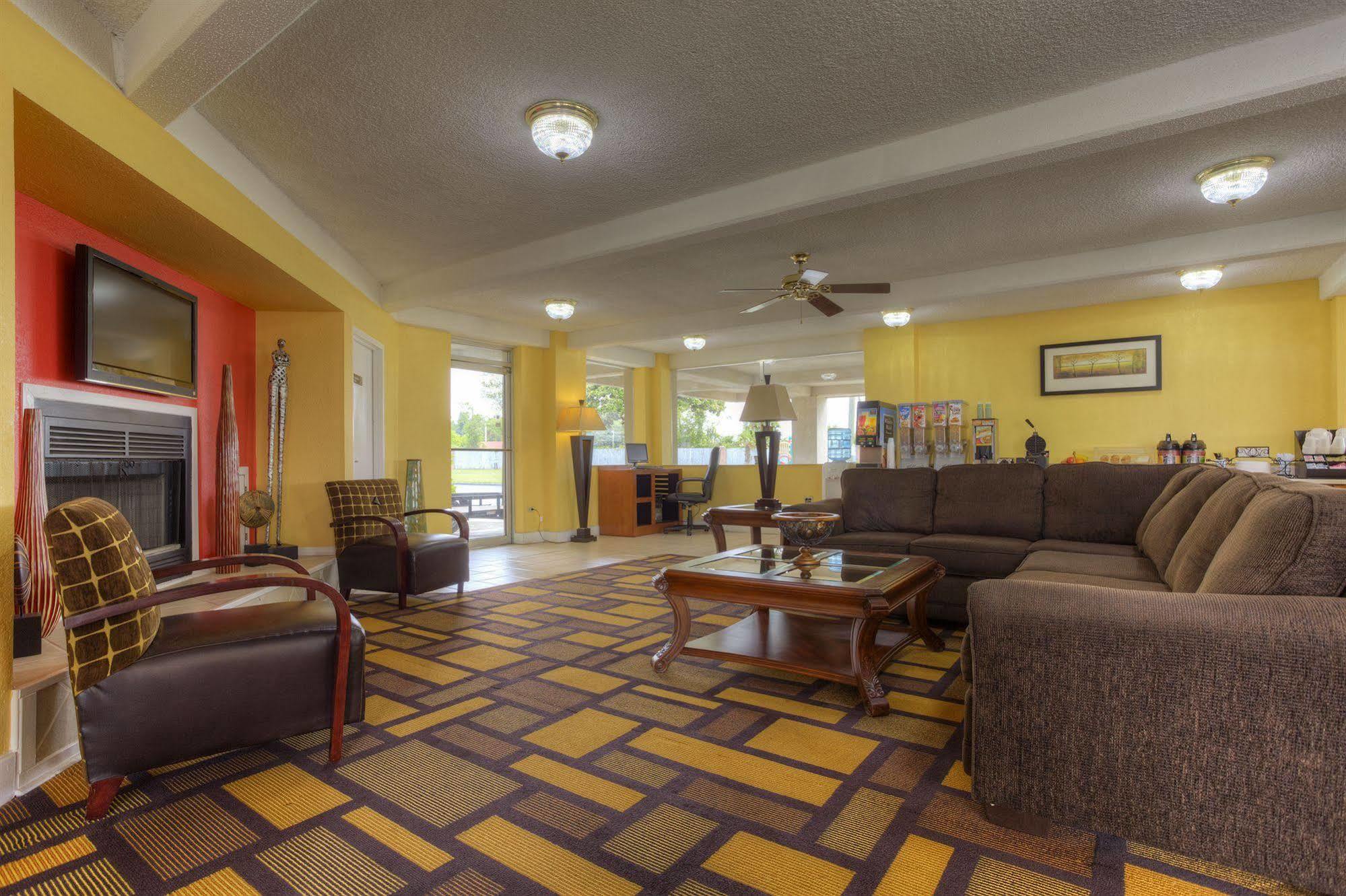 Econo Lodge Байрон Екстер'єр фото